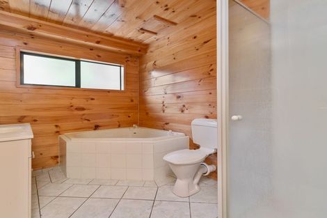 Photo of property in 70 Grand Vue Road, Kawaha Point, Rotorua, 3010