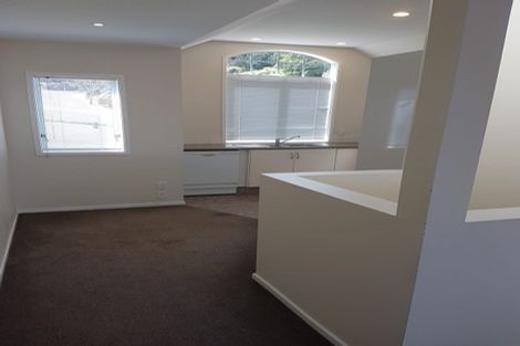 Photo of property in 11/93a Kelburn Parade, Kelburn, Wellington, 6012