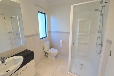 Photo of property in 8 Lissleton Drive, East Tamaki, Auckland, 2013