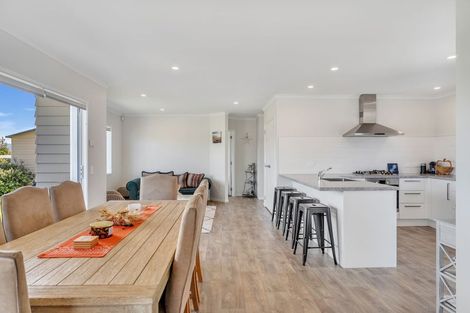 Photo of property in 147 The Fairway, Matarangi, Whitianga, 3592