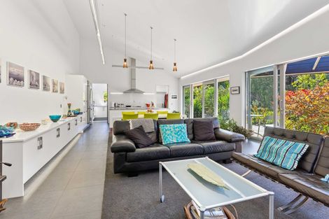 Photo of property in 118 Ngarara Road, Waikanae, 5036