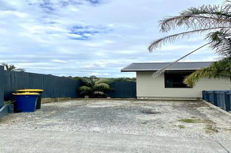 Photo of property in 11 Sumich Place, West Harbour, Auckland, 0618