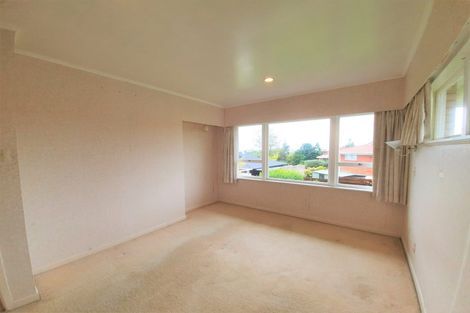 Photo of property in 27 The Crest, Sunnyhills, Auckland, 2010