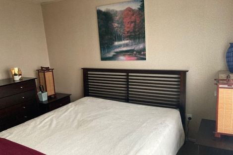 Photo of property in 5/4 Stewart Drive, Newlands, Wellington, 6037