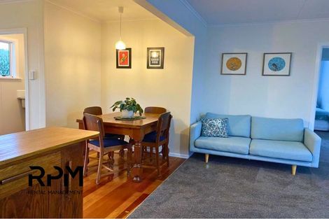 Photo of property in 16 Trafalgar Street, Westown, New Plymouth, 4310