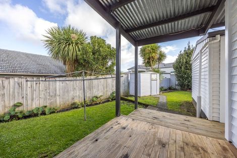 Photo of property in 124 Mangere Road, Otahuhu, Auckland, 1062