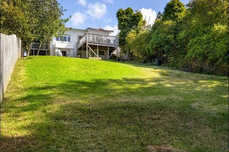 Photo of property in 12 Eastglen Road, Glen Eden, Auckland, 0602