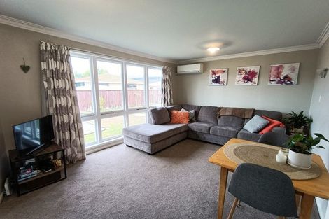 Photo of property in 1/63a Pine Avenue, Ebdentown, Upper Hutt, 5018