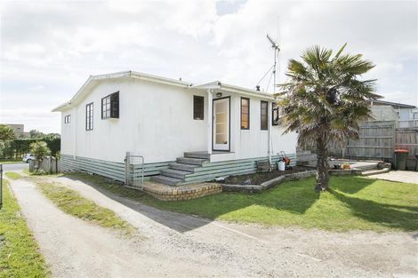 Photo of property in 1030 Papamoa Beach Road, Papamoa Beach, Papamoa, 3118