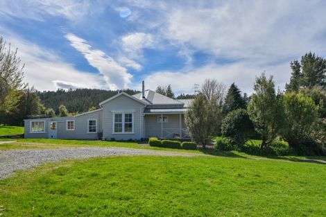 Photo of property in 71 Hoeke Road, Carrington, Carterton, 5791