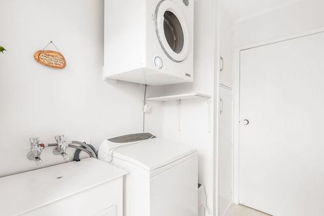 Photo of property in 3/38 Kirrie Avenue, Te Atatu South, Auckland, 0610