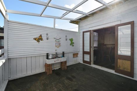 Photo of property in 4/141 Colwill Road, Massey, Auckland, 0614