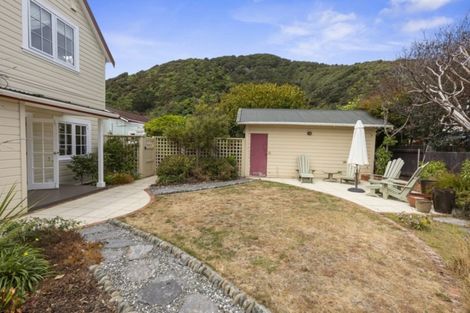 Photo of property in 13 Miro Street, Eastbourne, Lower Hutt, 5013