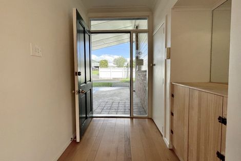 Photo of property in 2/17 Spencer Terrace, Hauraki, Auckland, 0622