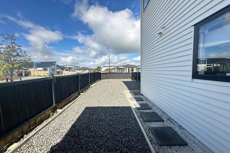 Photo of property in 18 Noia Way, Karaka, Papakura, 2113