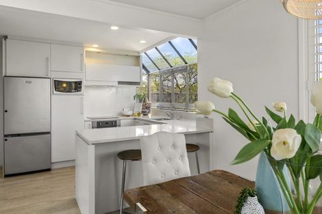 Photo of property in 2/94 Norwood Road, Bayswater, Auckland, 0622