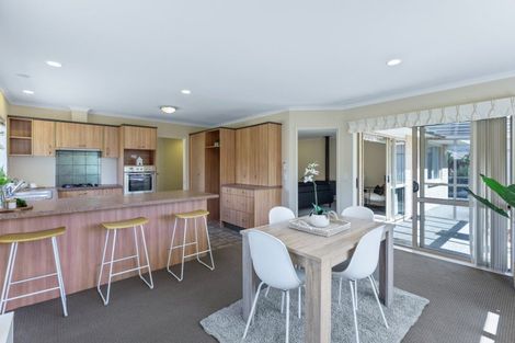 Photo of property in 5 Ashleigh Way, Waikanae Beach, Waikanae, 5036