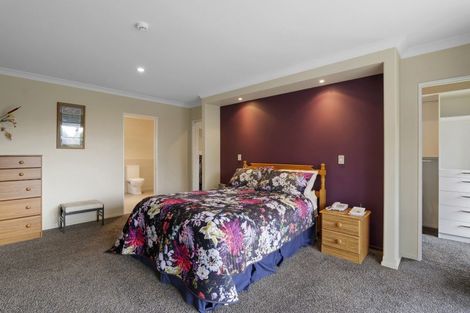 Photo of property in 7 Jarnac Boulevard, Yaldhurst, Christchurch, 8042