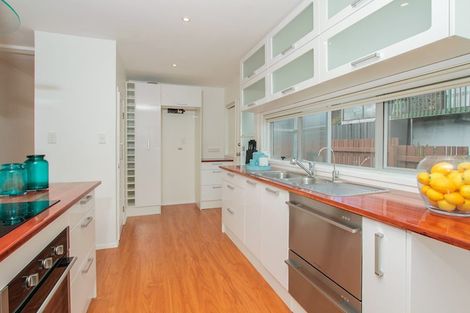 Photo of property in 1/5 Cezanne Place, New Lynn, Auckland, 0600