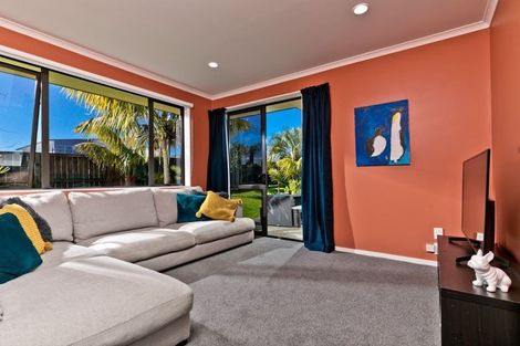 Photo of property in 7 Lemon Grove Lane, Greenhithe, Auckland, 0632
