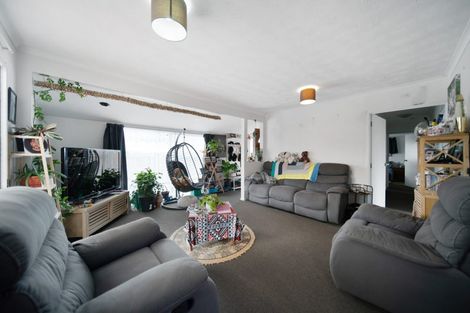 Photo of property in 2/23 Beihlers Road, Weymouth, Auckland, 2103