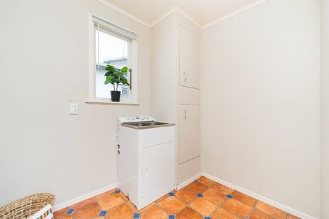 Photo of property in 43 Lyndhurst Street, Takaro, Palmerston North, 4412
