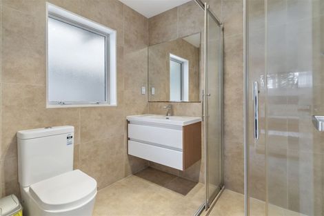 Photo of property in 11 Kilmacrennan Drive, Rosehill, Papakura, 2113