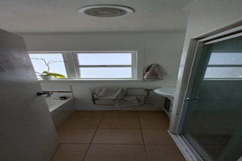 Photo of property in 1/18 Limmer Place, Browns Bay, Auckland, 0632