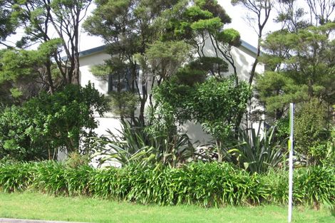 Photo of property in 137 Colwill Road, Massey, Auckland, 0614