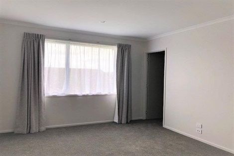 Photo of property in 50 Matija Place, Red Beach, 0932