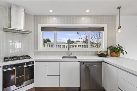 Photo of property in 134 Tukapa Street, Westown, New Plymouth, 4310