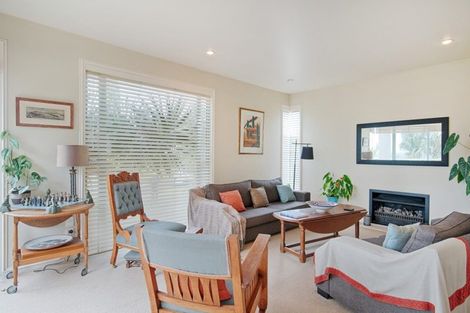 Photo of property in 1/42 Churchill Road, Murrays Bay, Auckland, 0630