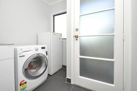 Photo of property in 19 Mckinley Road, Sunnyvale, Auckland, 0612