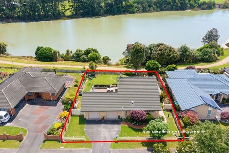 Photo of property in 67 Elsie Drive, Waiuku, 2123