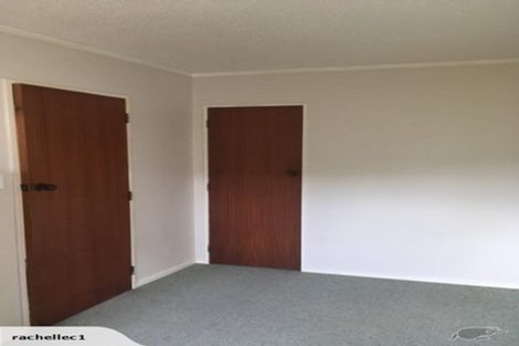 Photo of property in 32 Colchester Crescent, Newlands, Wellington, 6037