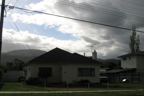 Photo of property in 49 Heretaunga Square, Silverstream, Upper Hutt, 5019