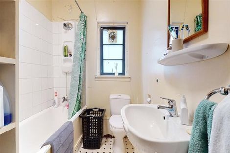 Photo of property in Westhaven Apartments, 8/127 Molesworth Street, Thorndon, Wellington, 6011