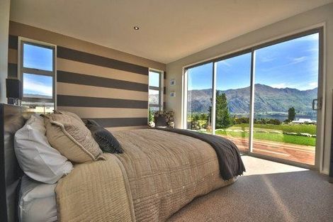 Photo of property in 7 Valley Crescent, Wanaka, 9305