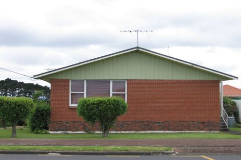 Photo of property in 1/56 Donovan Street, Blockhouse Bay, Auckland, 0600