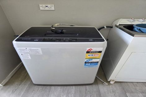 Photo of property in 64 Lavery Place, Sunnynook, Auckland, 0632