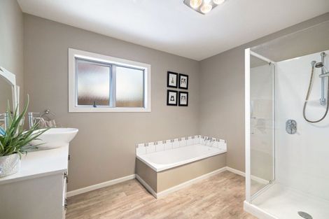 Photo of property in 12 Alexander Place, Arrowtown, 9302