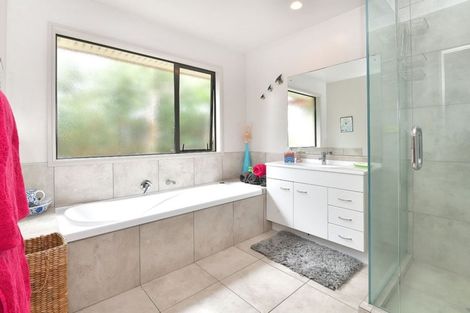 Photo of property in 127 Alec Craig Way, Gulf Harbour, Whangaparaoa, 0930