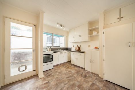 Photo of property in 9b Haylock Grove, Totara Park, Upper Hutt, 5018