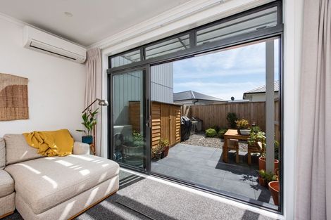 Photo of property in 18 Kauamo Close, Waiwhetu, Lower Hutt, 5010