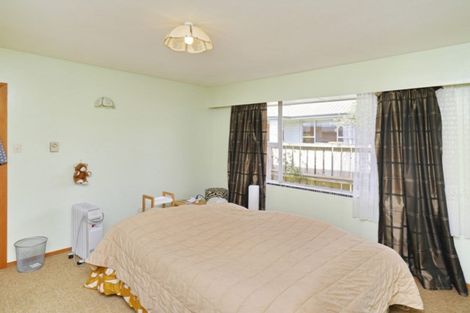 Photo of property in 2/23 Crofton Road, Harewood, Christchurch, 8051