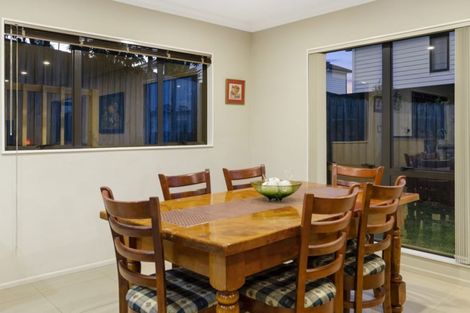Photo of property in 53 Medallion Drive, Oteha, Auckland, 0632