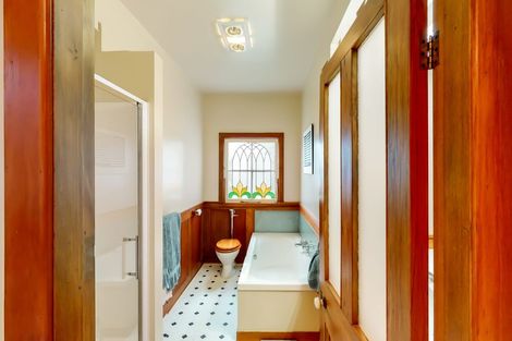 Photo of property in 123 Kelburn Parade, Kelburn, Wellington, 6012