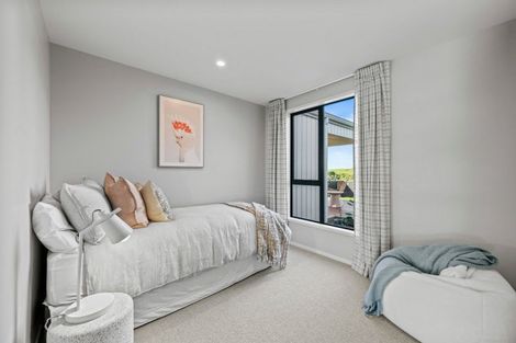 Photo of property in 42 Opouatu Avenue, Glenbrook, 2681