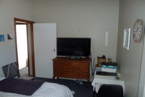 Photo of property in 10 Levy Street, Mount Victoria, Wellington, 6011