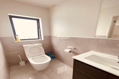 Photo of property in 4/2 Smiths Avenue, Papakura, 2110